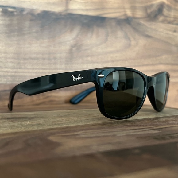 Ray-Ban Other - Ray-Ban New Wayfarer RB2132